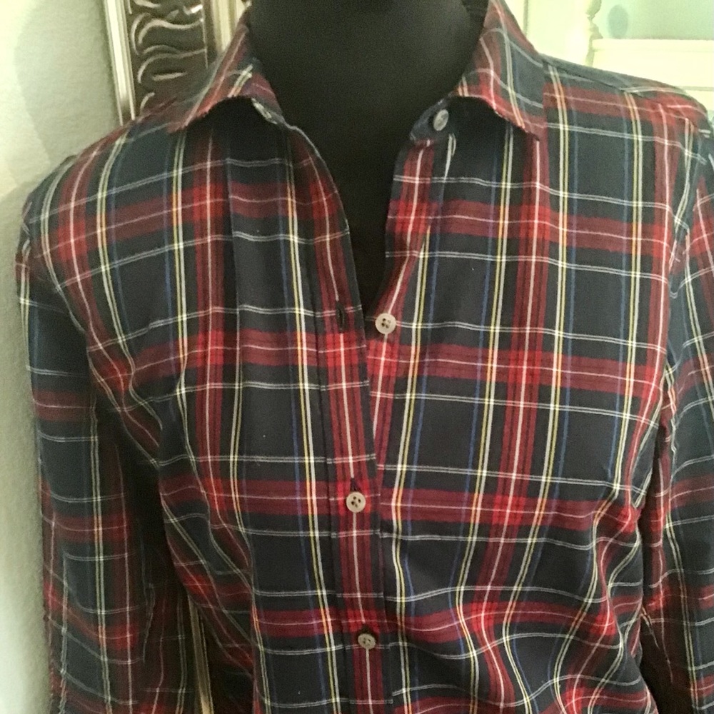 UNTUCKIT BUTTON OXFORD SHIRT for women. Size 6 100% cotton navy plaid